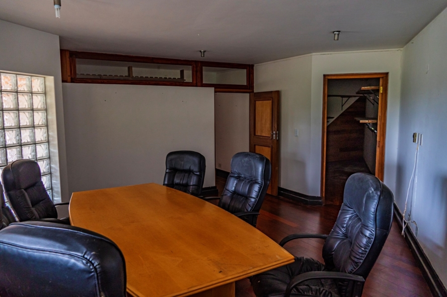 9 Bedroom Property for Sale in Bishopscourt Western Cape